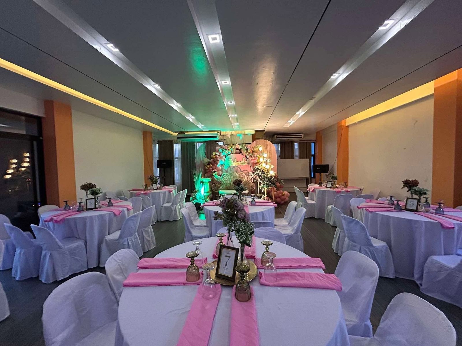 France Pio Resort — Indoor area
